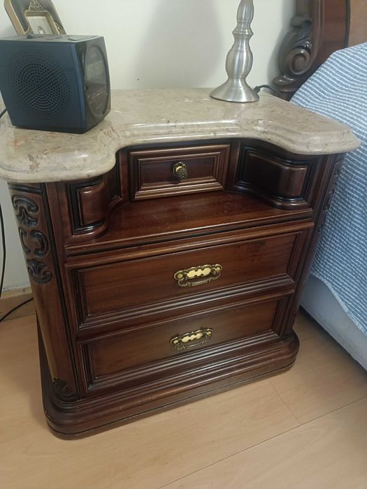Móveis Vintage com placa de mármore