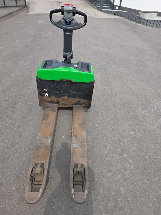 Wózek ręczny paleciak elektryczny CESAB 1300 kg