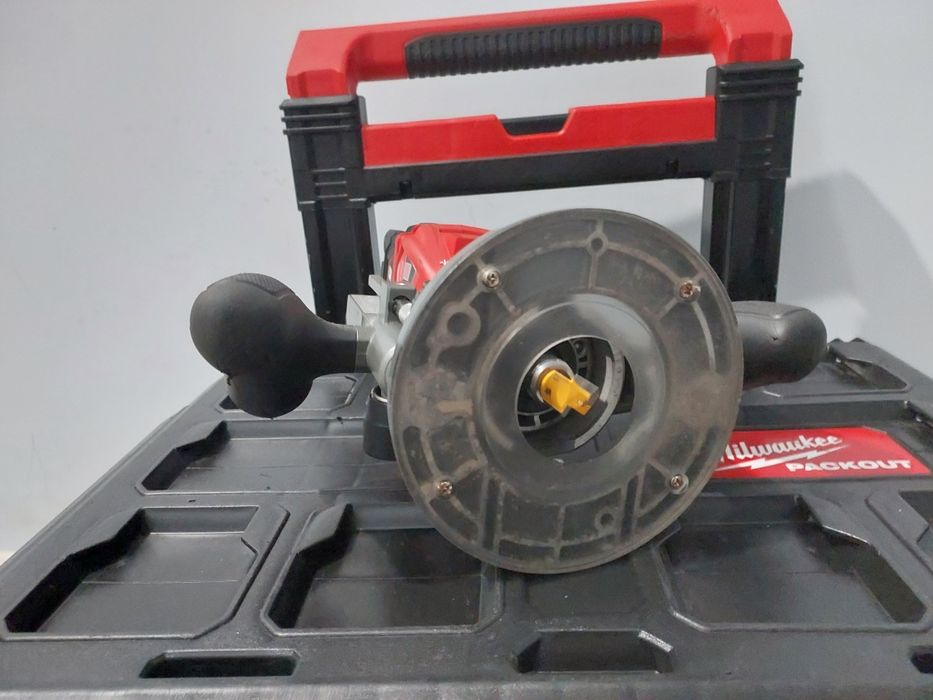 Фрезер кромкувальний акумуляторний MILWAUKEE, M18 FUEL FTR8