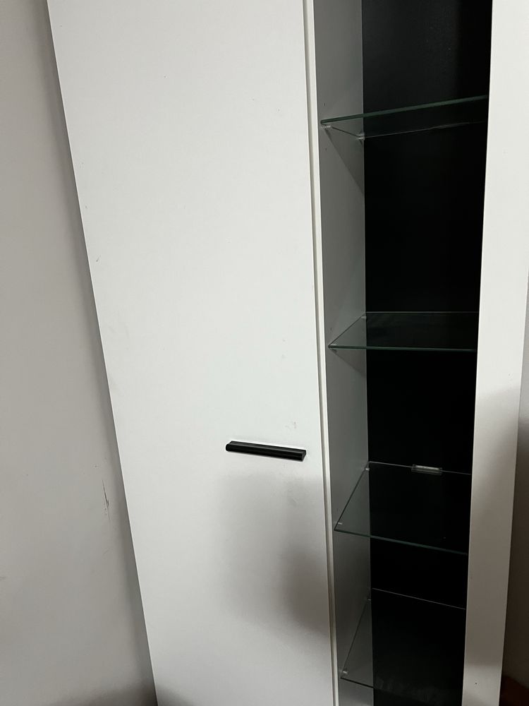 Komplet bialych meblo do salonu