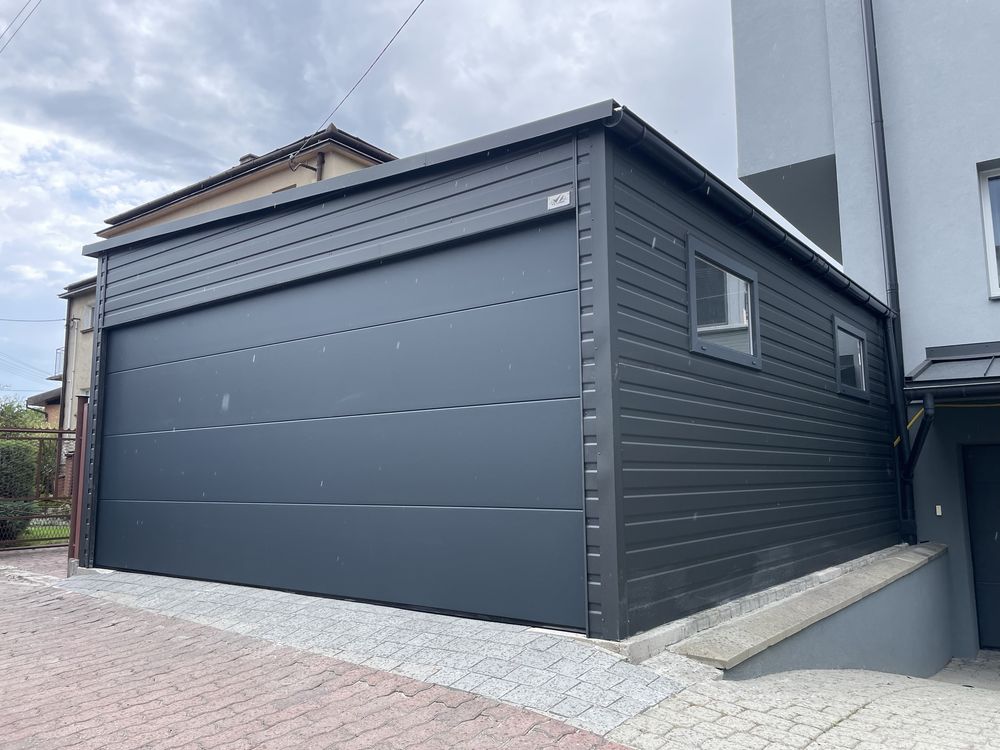Garaż blaszany 5.5x6, brama segmentowa, grafit mat, PRODUCENT.