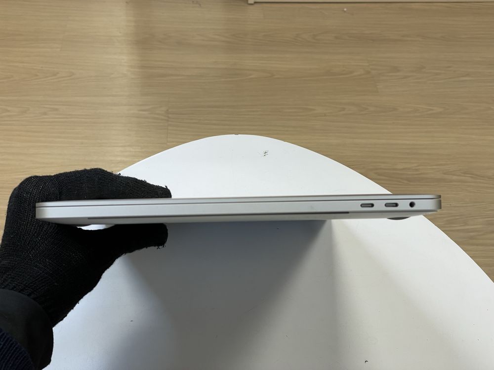 Продам власний Apple MacBook Pro 16” 512GB