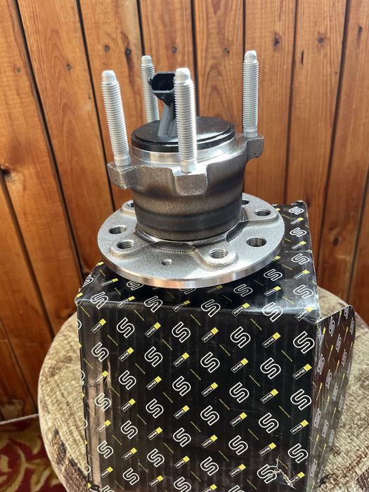 Колісний підшипник з ступицей на Опель Вектра С