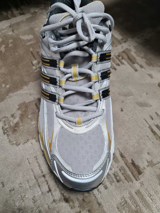 Adistar cushion shoes