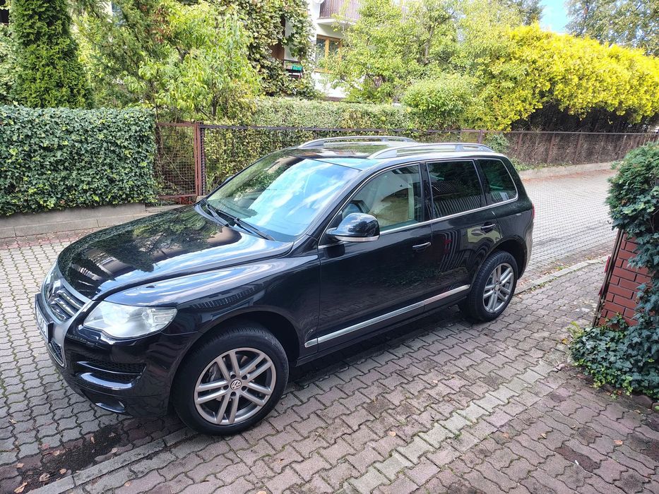 Volkswagen Touareg samochód zakupiony w polskim salonie  stan b. dobry,