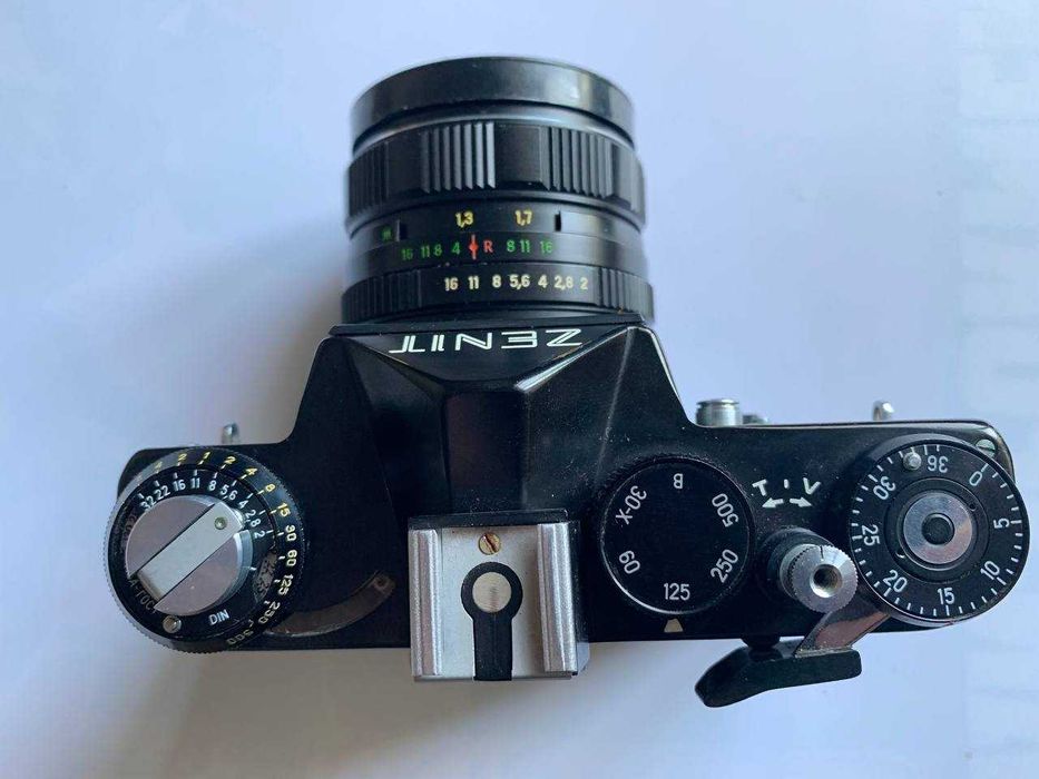 Фотоаппарат Zenit 11 + Helios-44M 2/58 с чехлом.