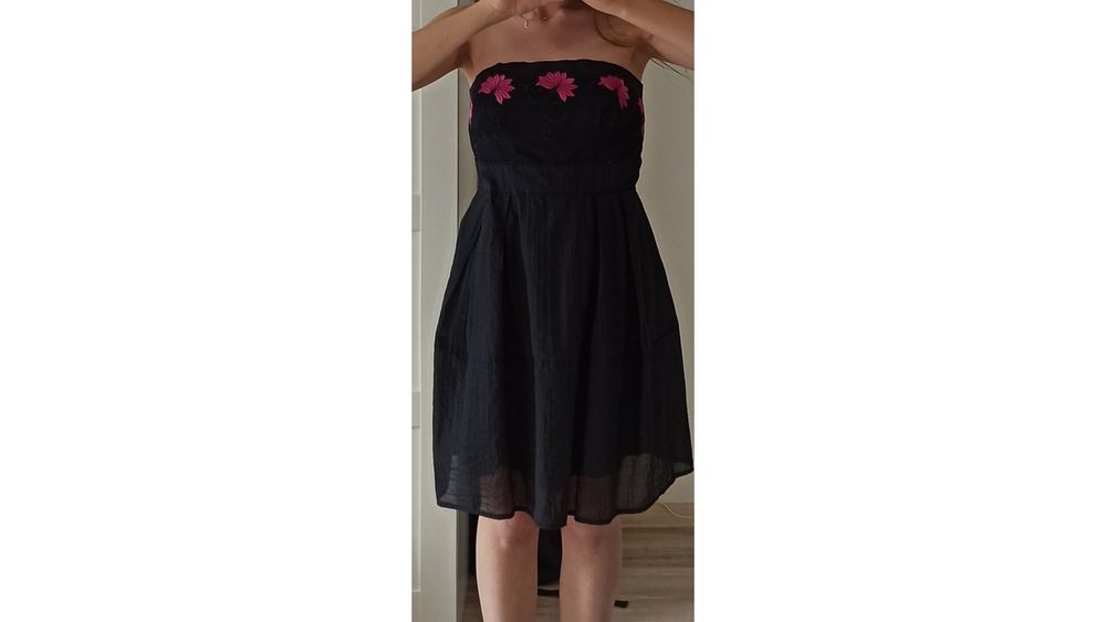 Czarna elegancka sukienka