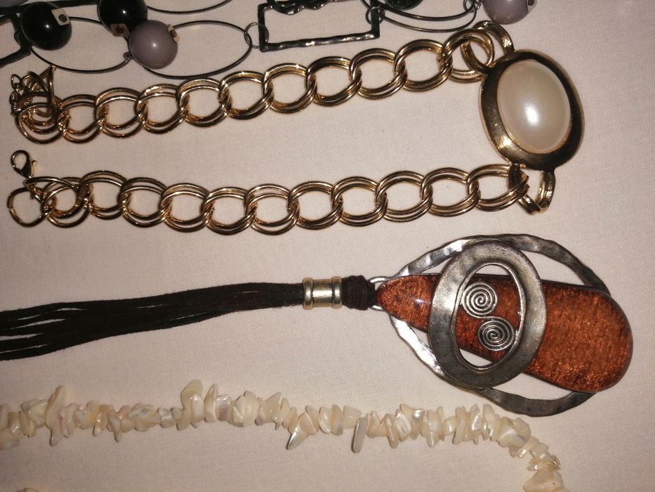 11 colares de vários estilos