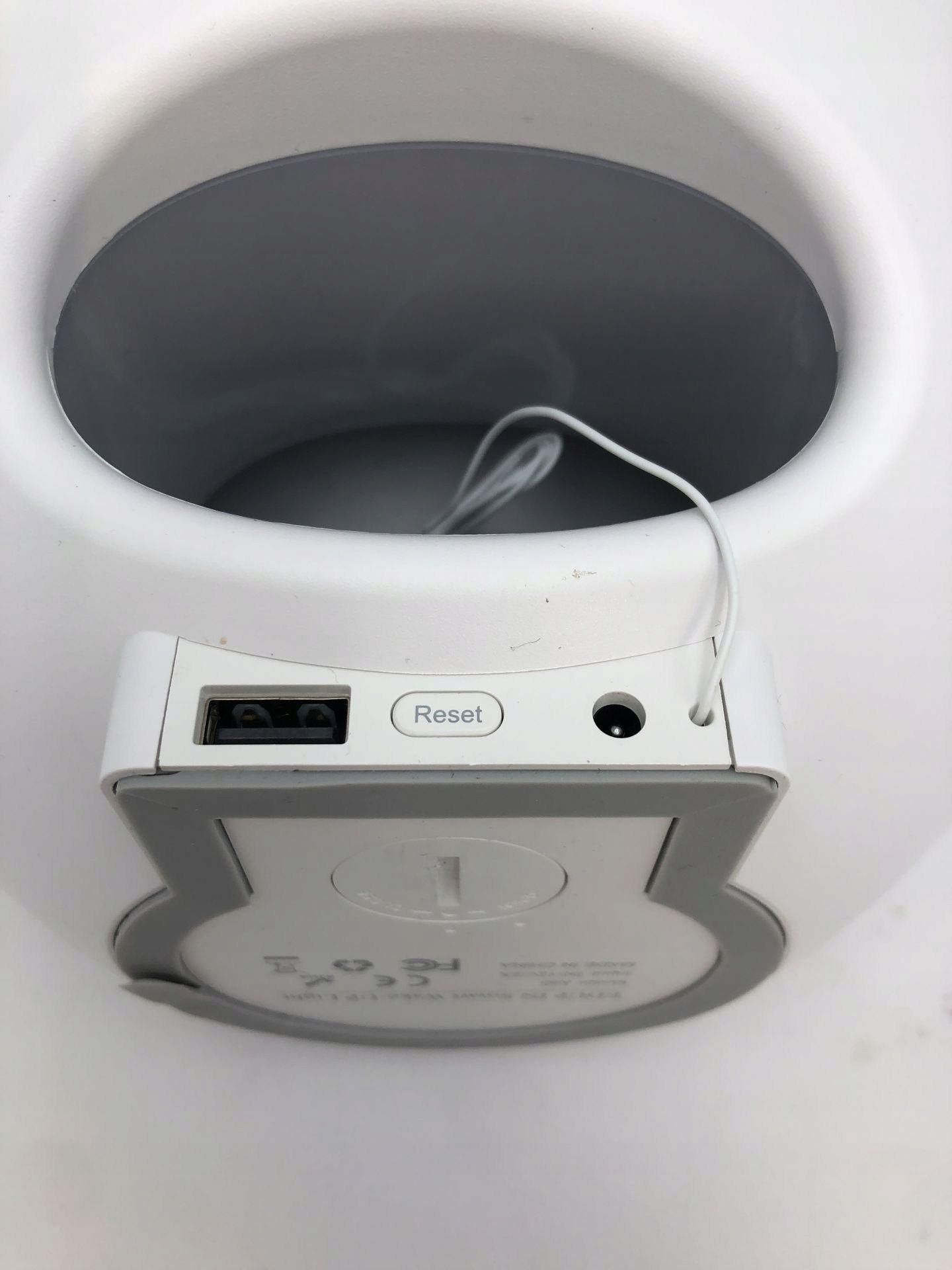 Inteligentny budzik z symulacją świtu Bluetooth radio aplikacja USB