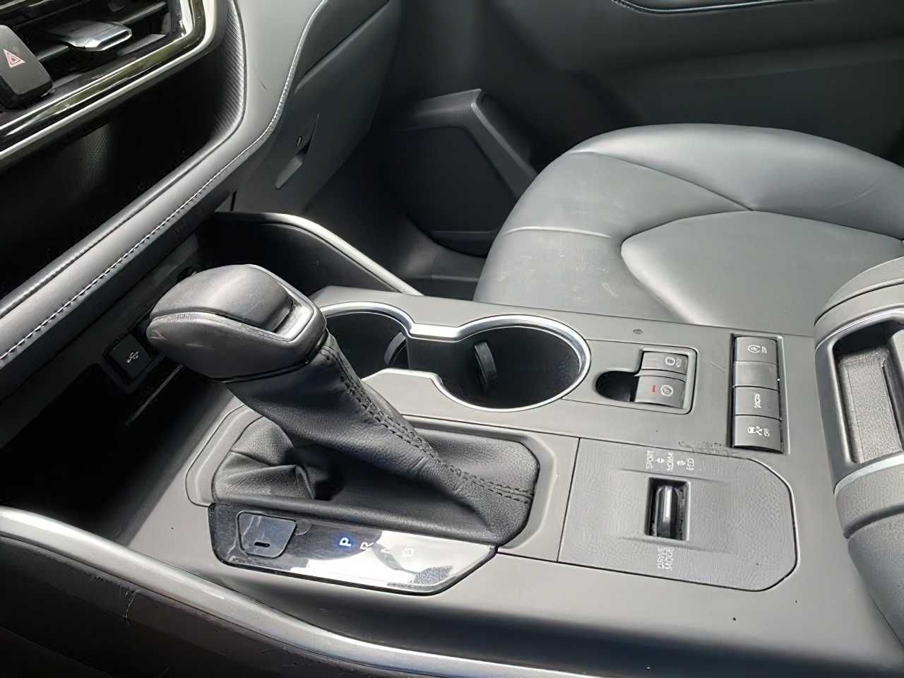 Toyota Highlander XLE 2021