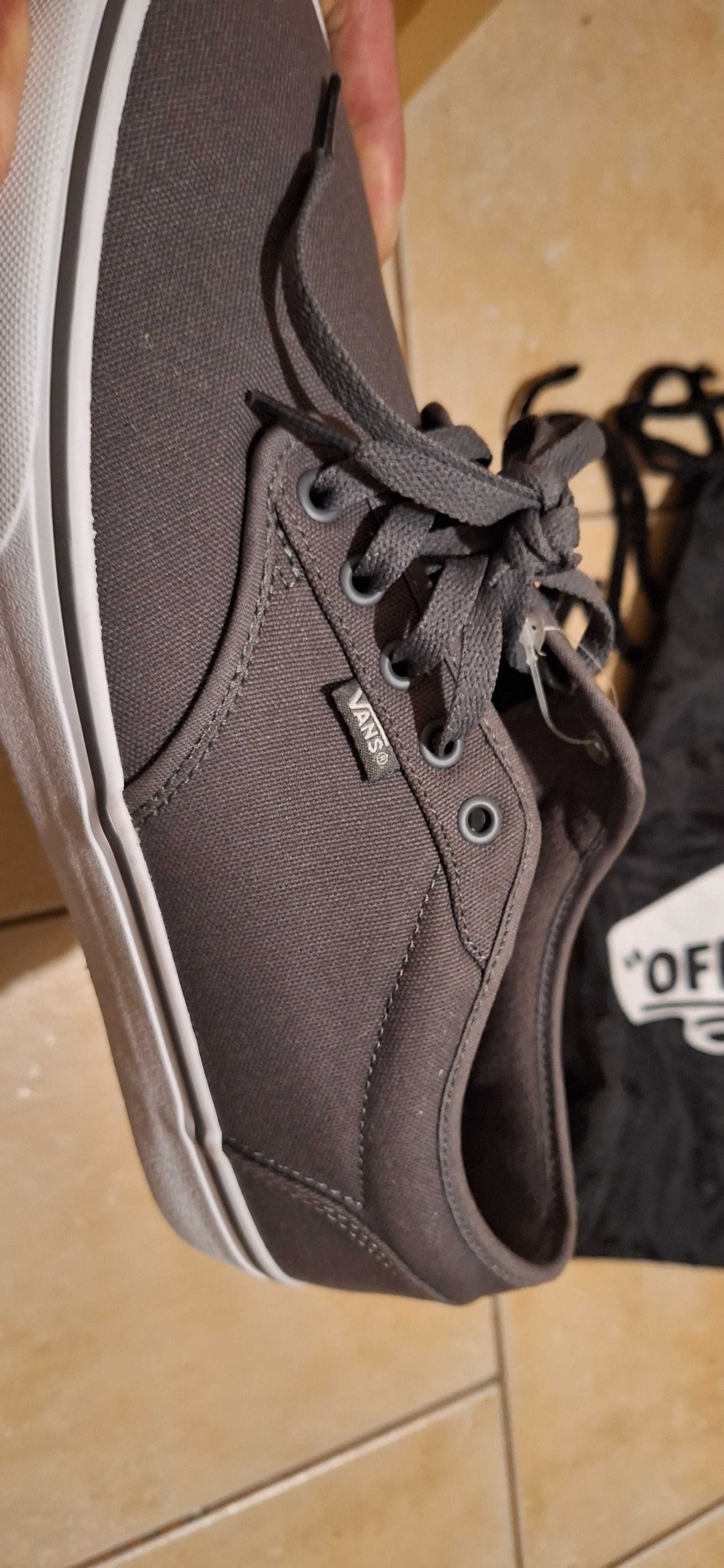Buty tranpki vans