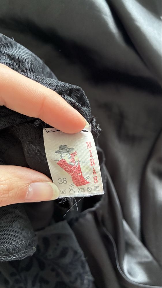 Miras M/38 dluga czarna koszula nocna ala satyna koronka