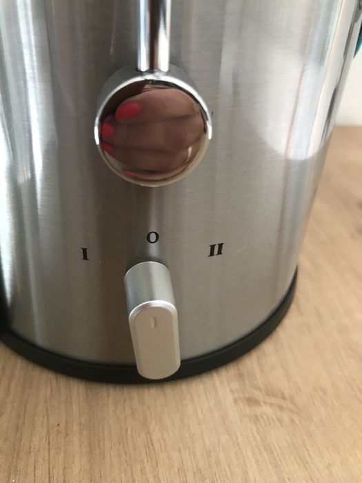 Sokowirówka Home Kraft Vitamine moc 1400