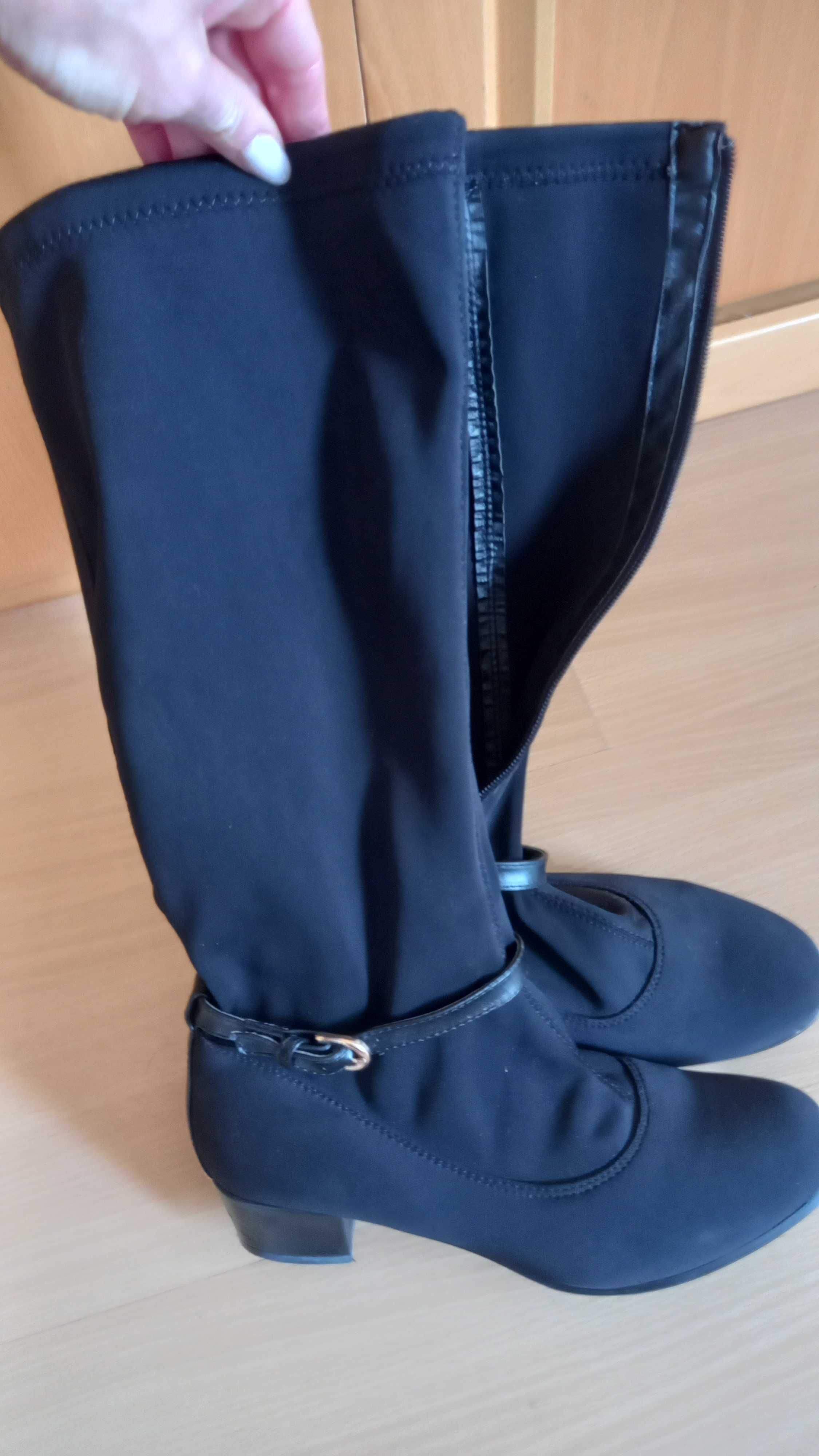 Bota preta cano alto n. 40