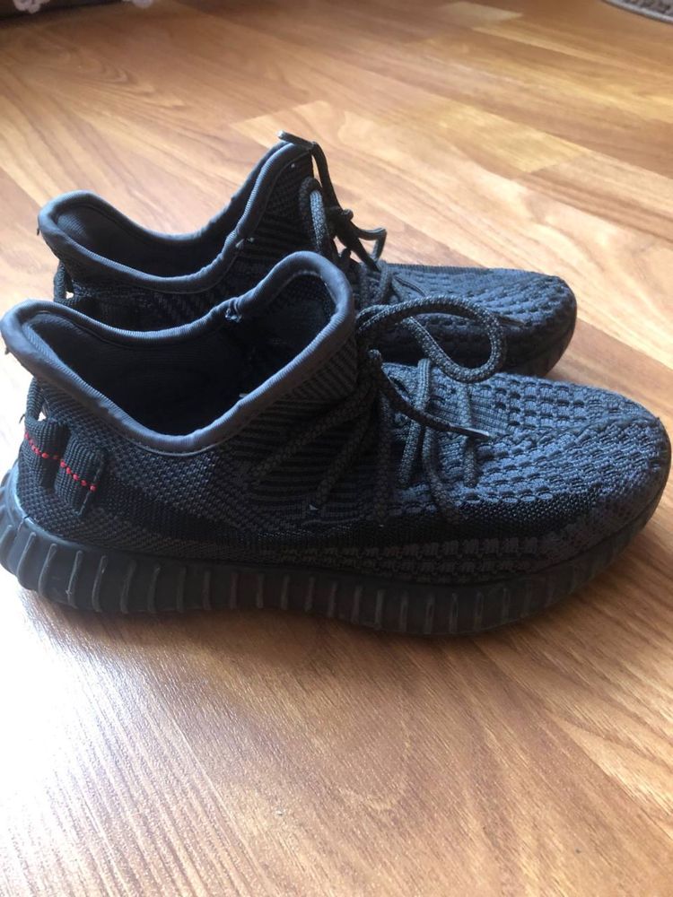 Кросівки yeezy boost