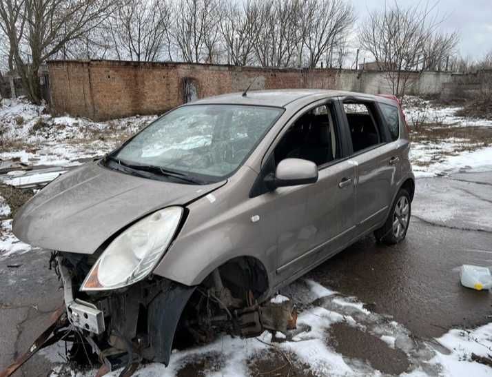 Разборка  NISSAN Note E11 Micra K12  Tiida C11 балка дверь полуось