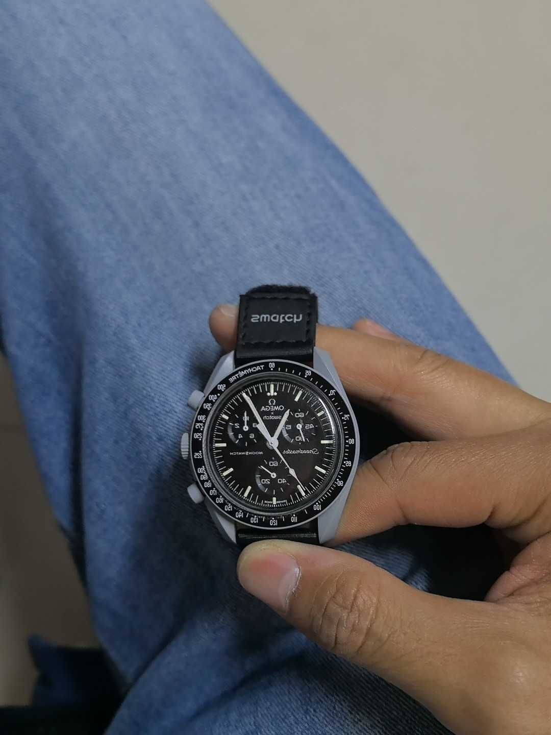 Omega x Swatch So33M100, zegarek z motywem Księżyca