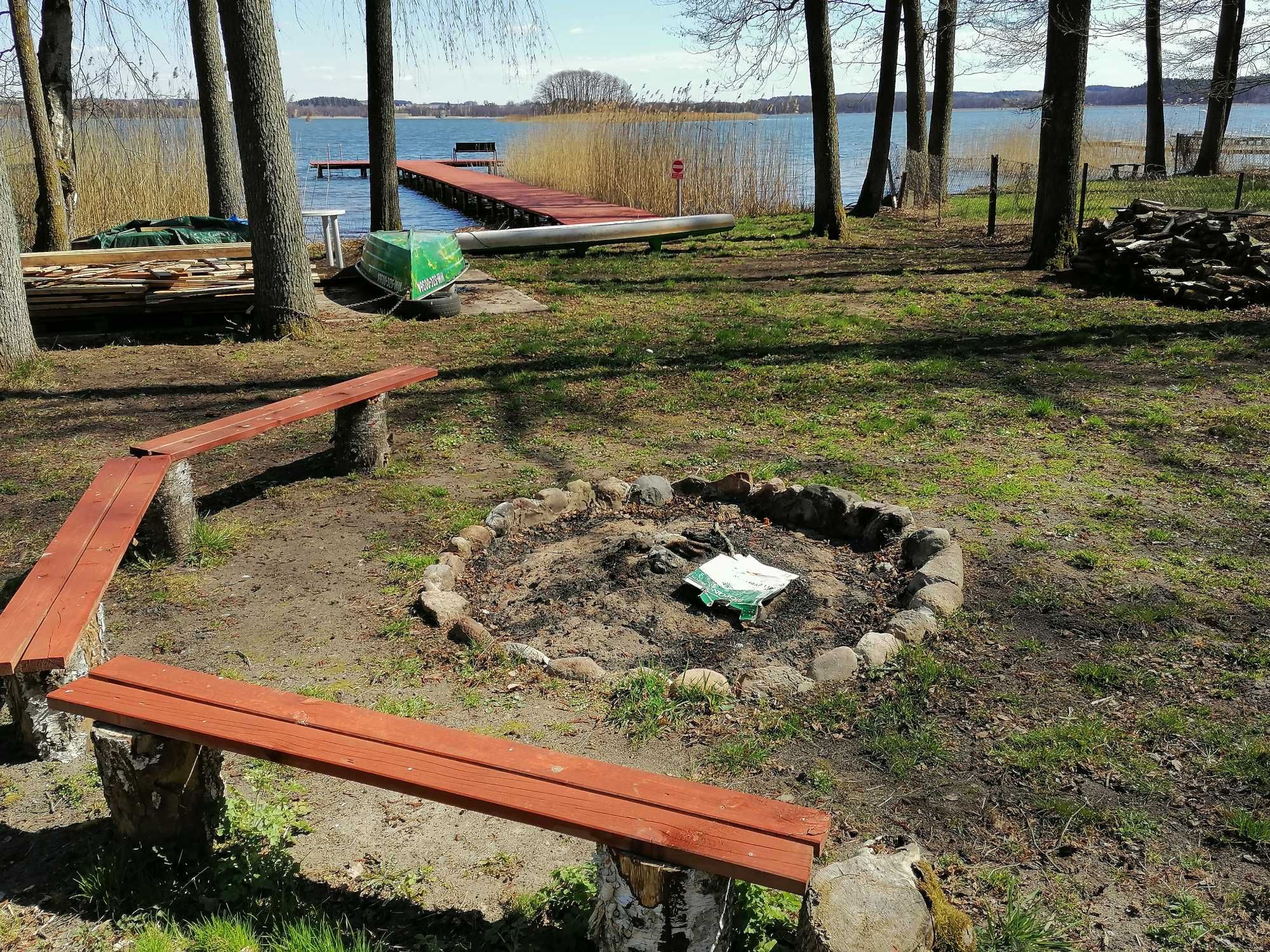 Domek z własnym  pomostem  dla wędkarzy