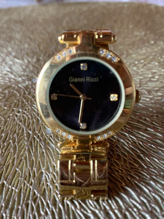 Жіночий наручний годинник фірми “Gianni Ricci”