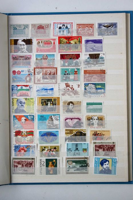 Klaser ze znaczkami ze Świata Z12