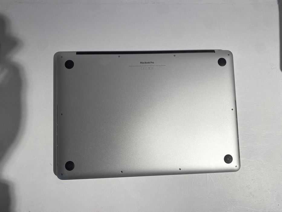 MacBook Pro Retina 15” (Meados de 2015) – Excelente Estado