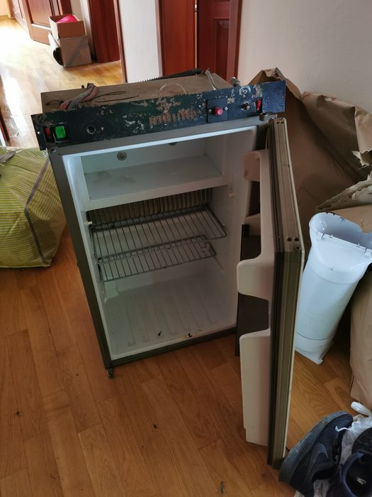 Lodówka do kampera lub przyczepy kempingowe