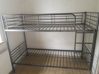 Łóżko dwupiętrowe metalowe używane