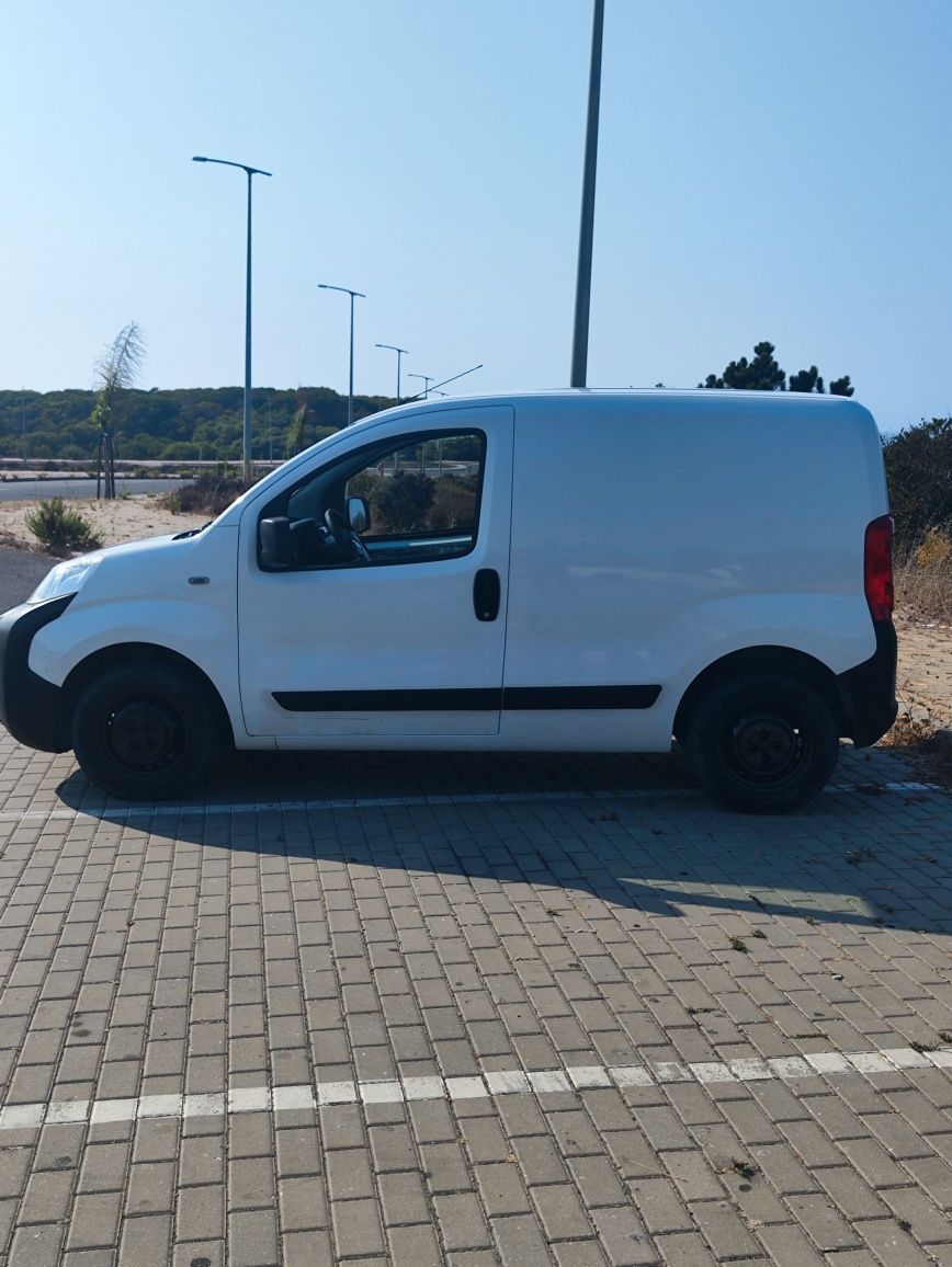 Fiat fiorino 2014
Diesel
A/c
Sensores estacionamento 
Revisão feita
Pr