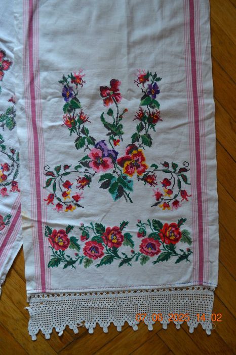 Рушник вышитый "Цветы". Льняное полотно (лён). Вышивка крест 238х50 см