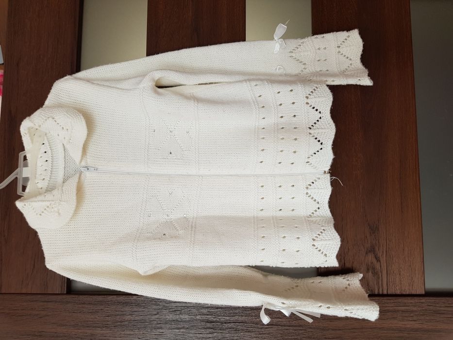 Sweterek ażurowy dziecięcy