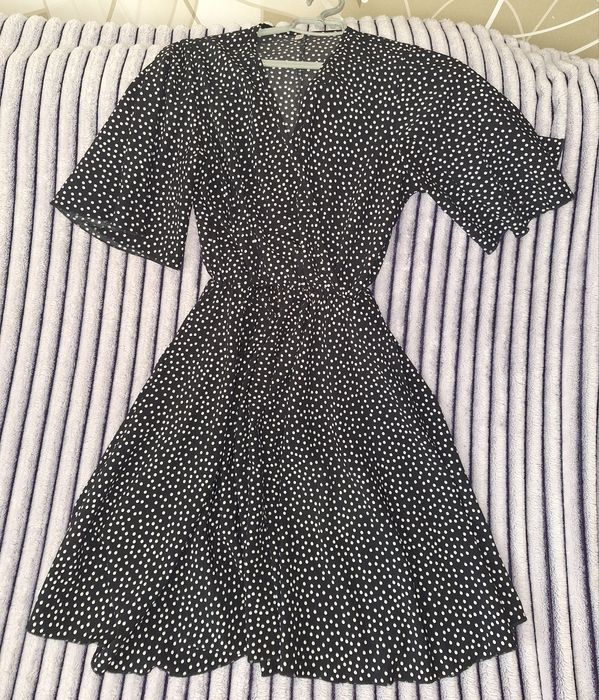 Продам сукню в горошок