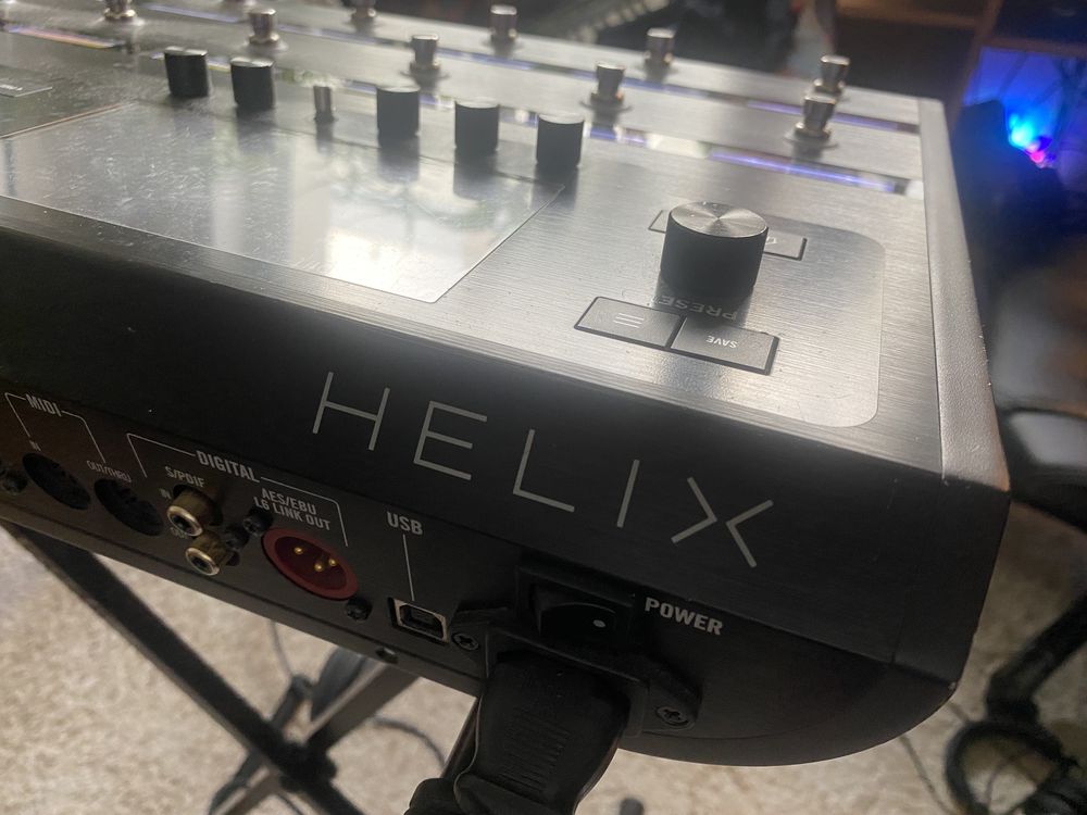 Line 6 Helix Floor multiefekt pedalboard
