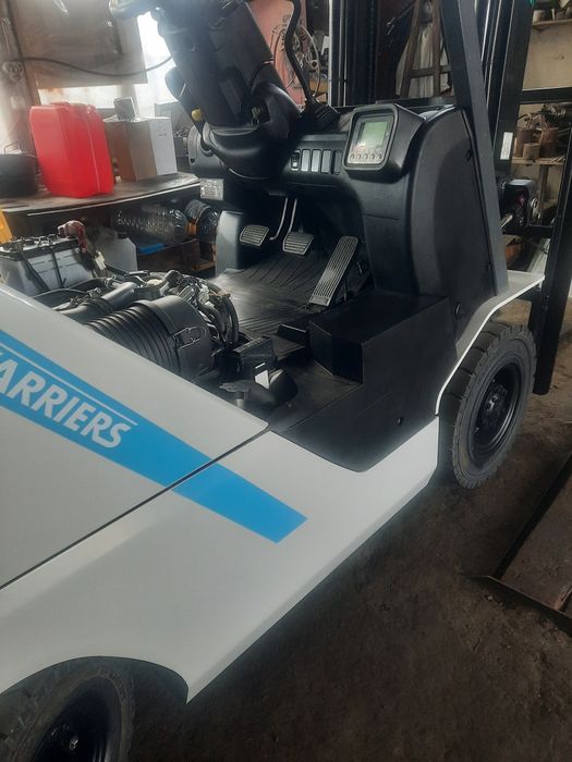 Погрузчик (навантажувач) NISSAN