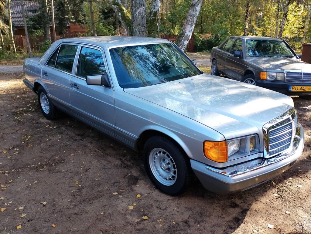 Mercedes w126 sedan