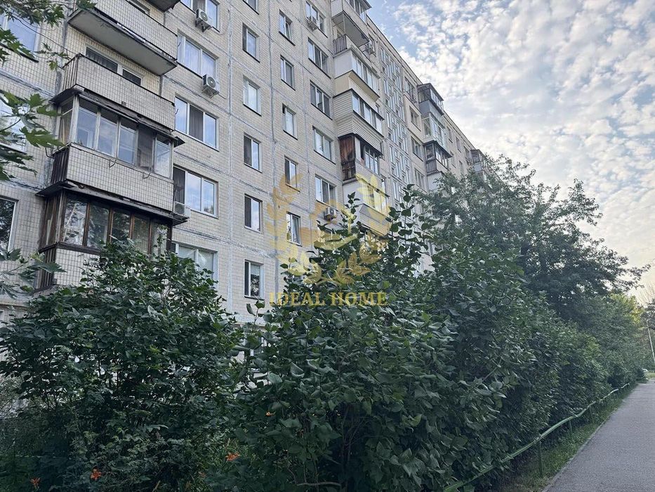 Продається 3-кімнатна квартира в Деснянському р-ні ( Лісовий масив )