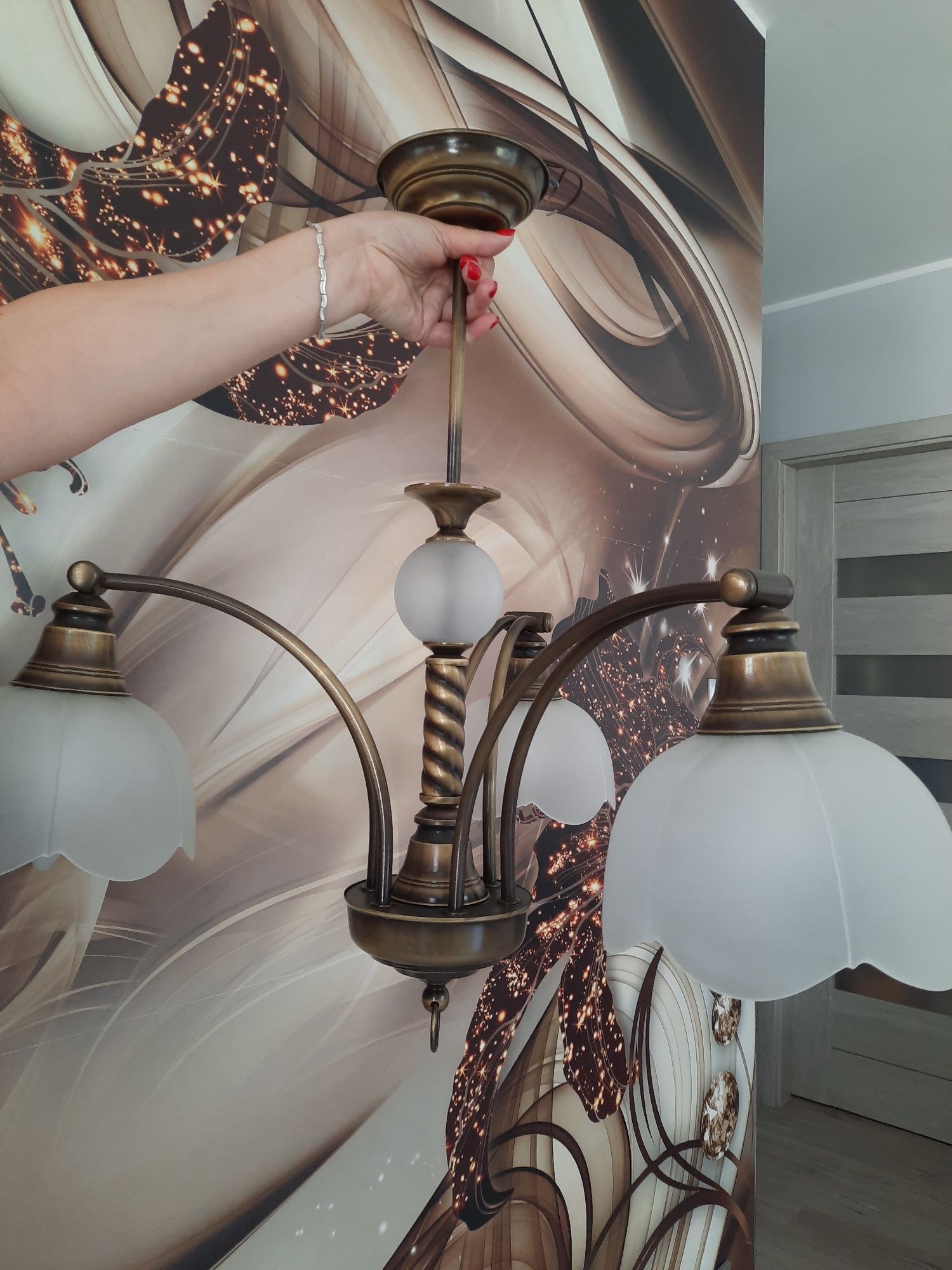 Elegancki, potrójny żyrandol w klasycznym stylu JUP 3 z serii JUPITER