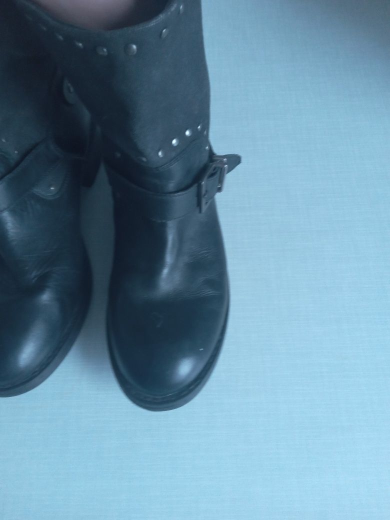 Жіночі ботинки чорні