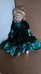 Bonecas porcelana vestidas trajes antigos