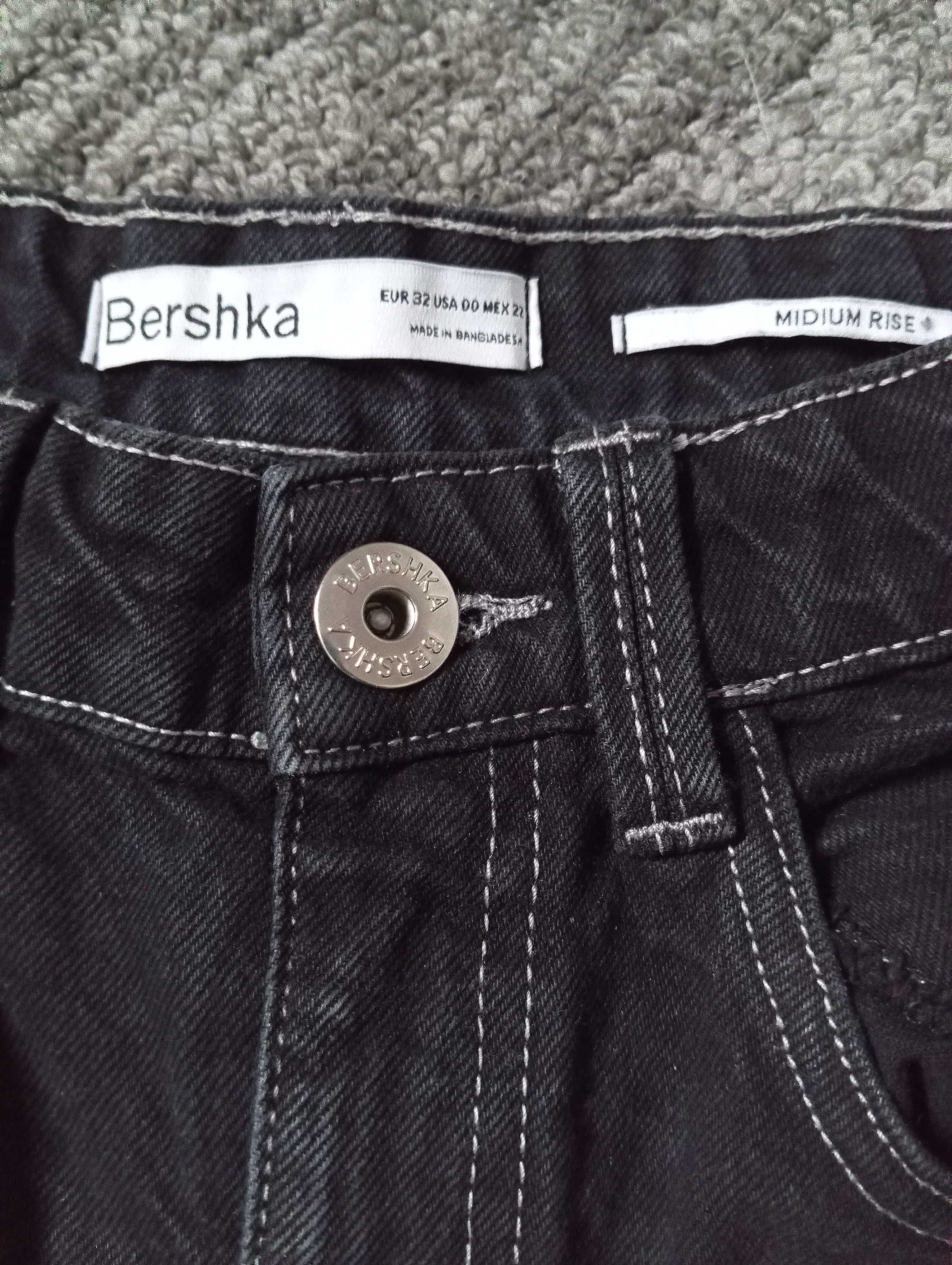 Spodenki Bershka 32