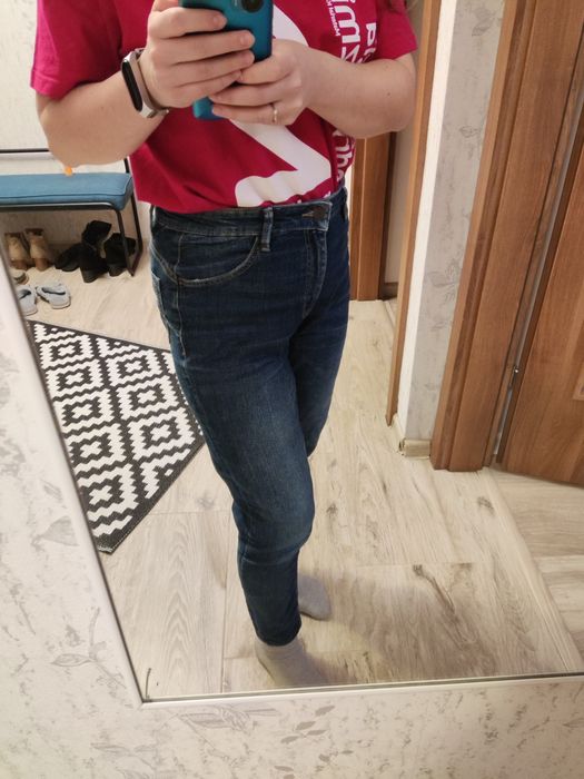 Damskie spodnie dżinsowe z przetarciem