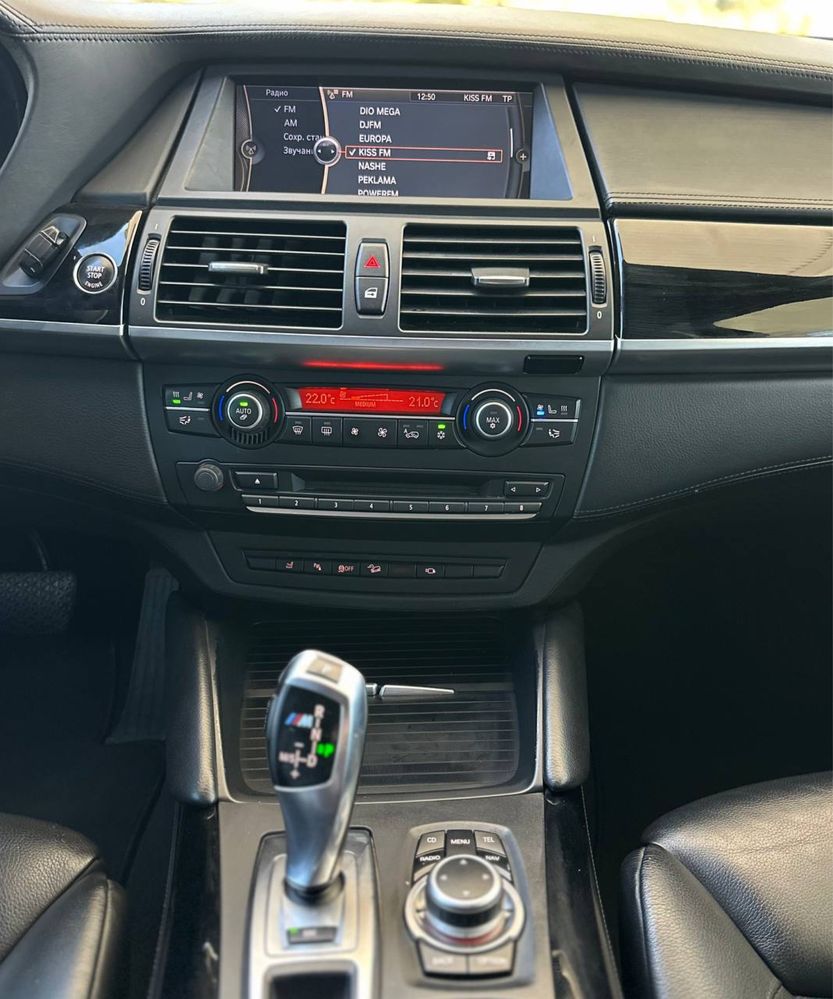 BMW X5M 2011 official