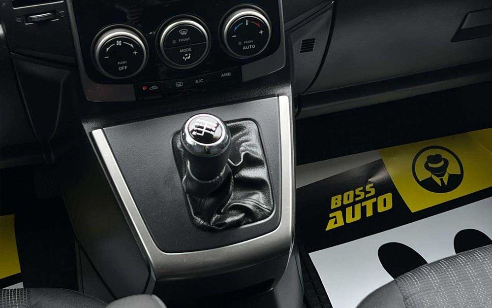 Mazda 5 2010 року