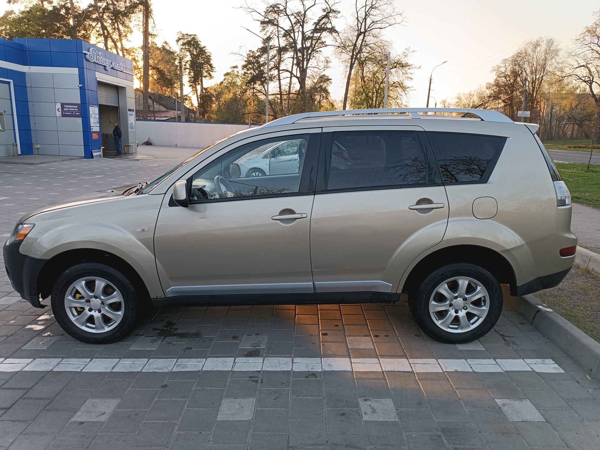 Mitsubishi XL.         2.0 TDI