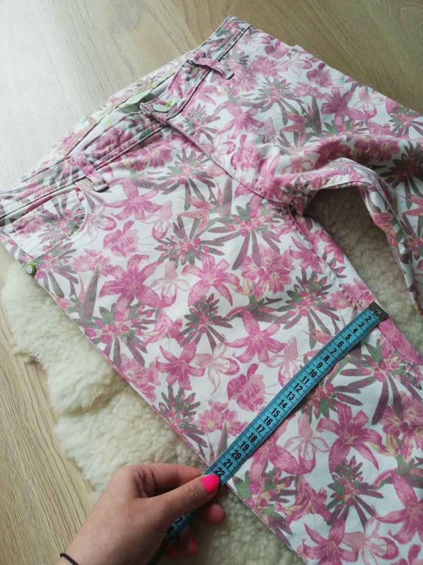 Przepiękne spodnie jeansowe w kwiaty Adidas neo label skinny W30 L30