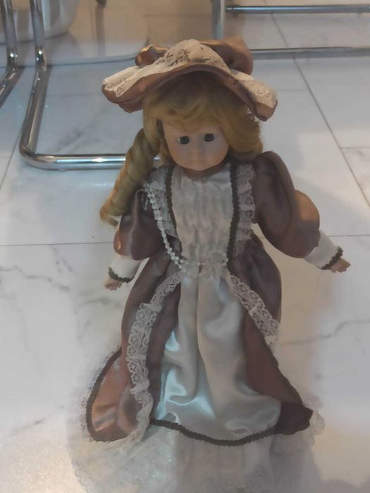 Porcelanowa Lalka