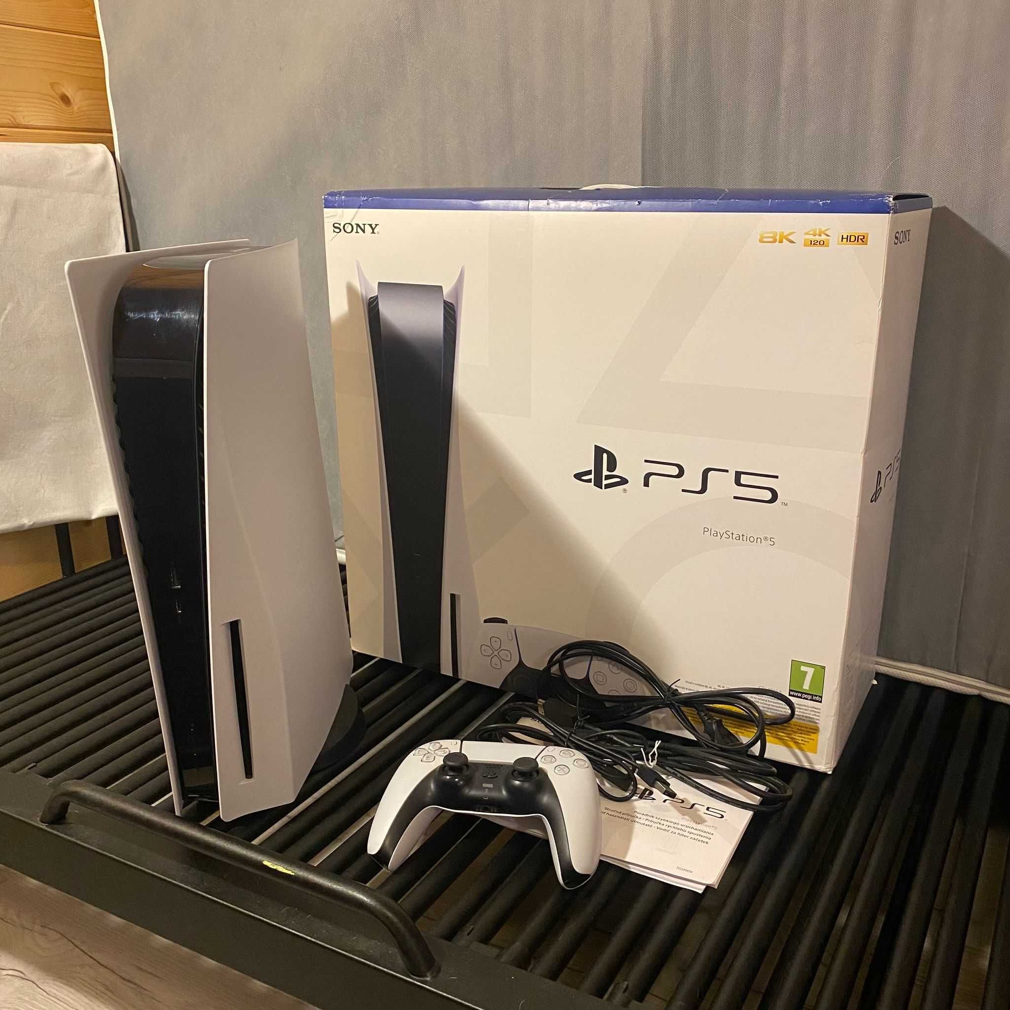 Playstation 5 z napędem + pad (zadbana, pudełka, instrukcje itp)