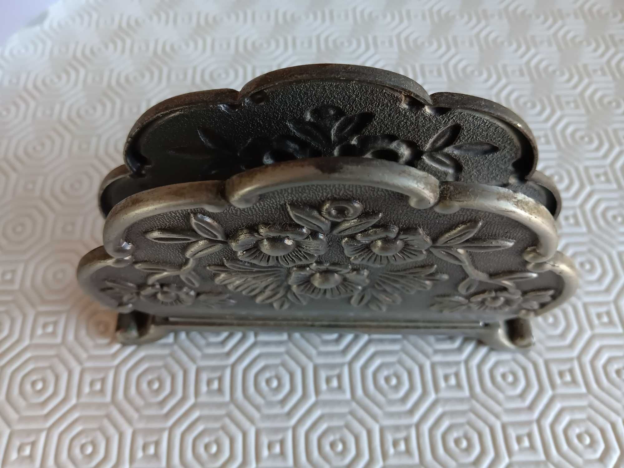 Conjunto em estanho J.Dores, caixa e porta cartas
