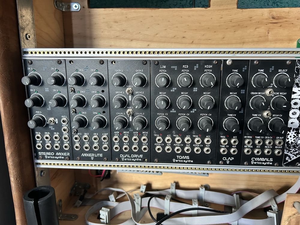 Módulos sintetizadores da Erica Synth