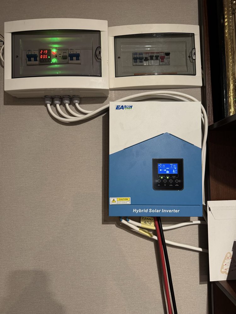Гібридний інвертор EA Sun 3000W + 2 АКБ 100Ah + розподільчий щиток