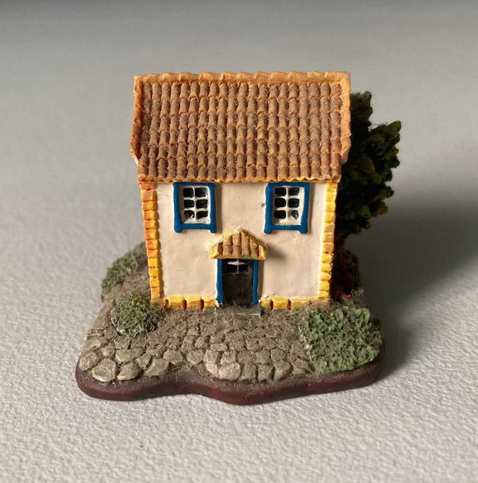 Figurinha Decorativa - Casa Tradicional